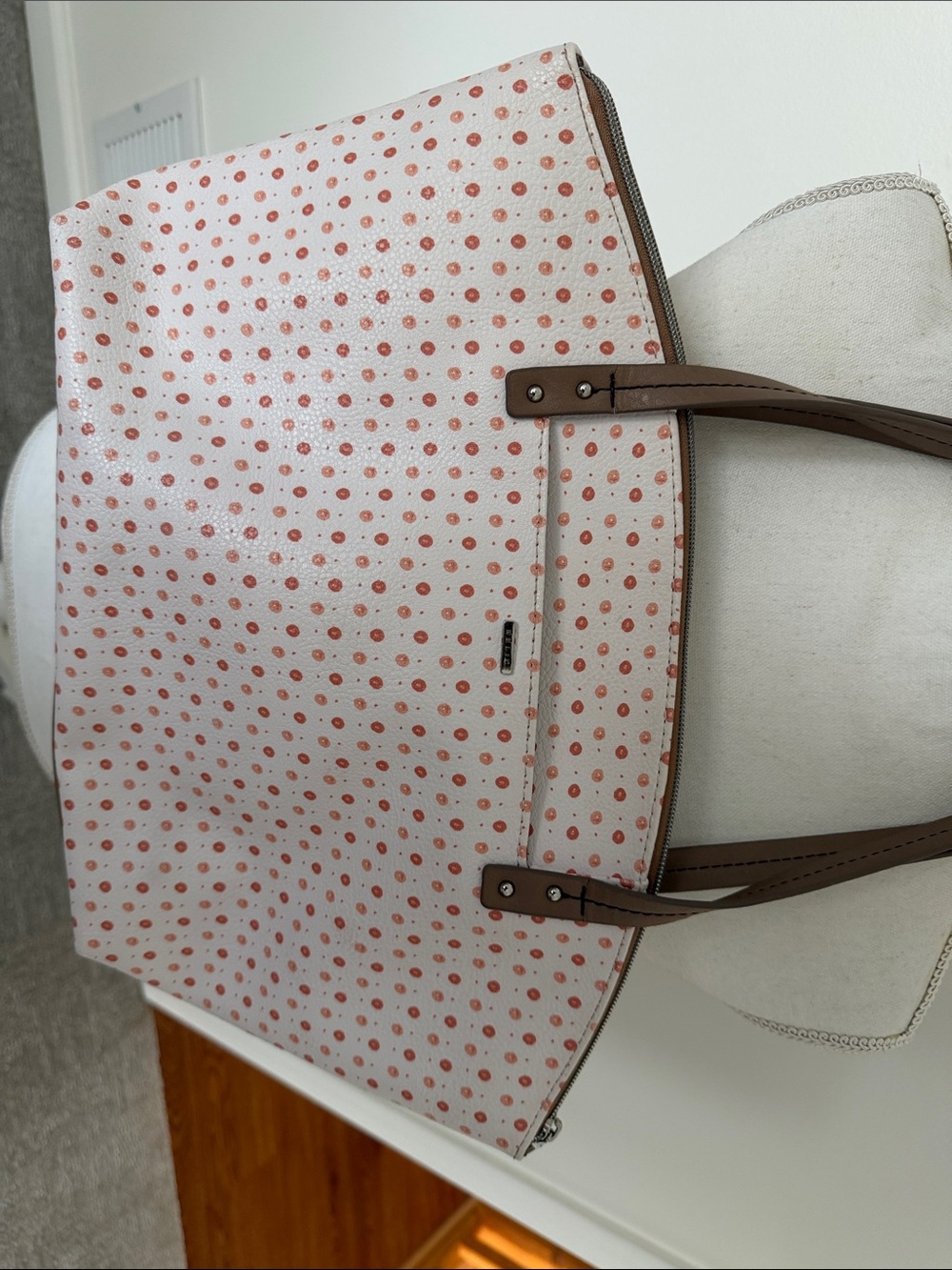 Relic Pink and Peach Tulip Appliqué Tote - Picture 4 of 10